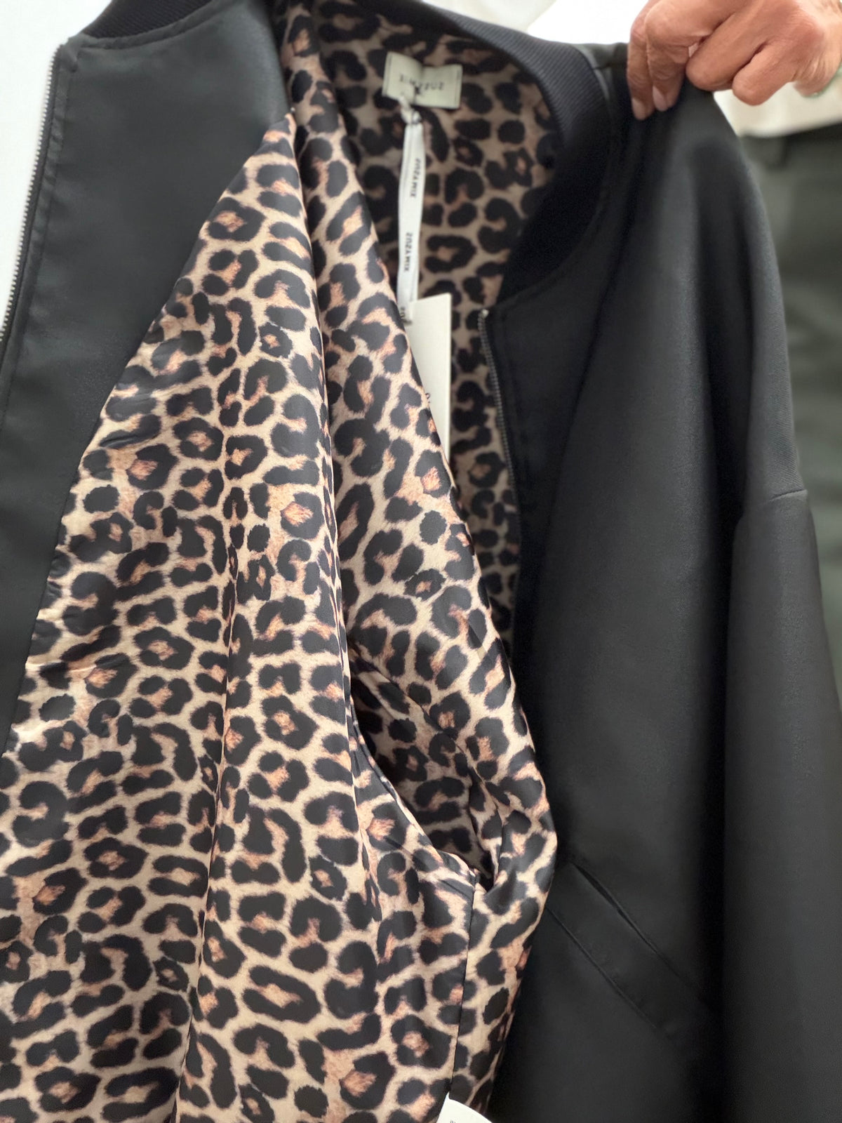 Bomber con interno maculato