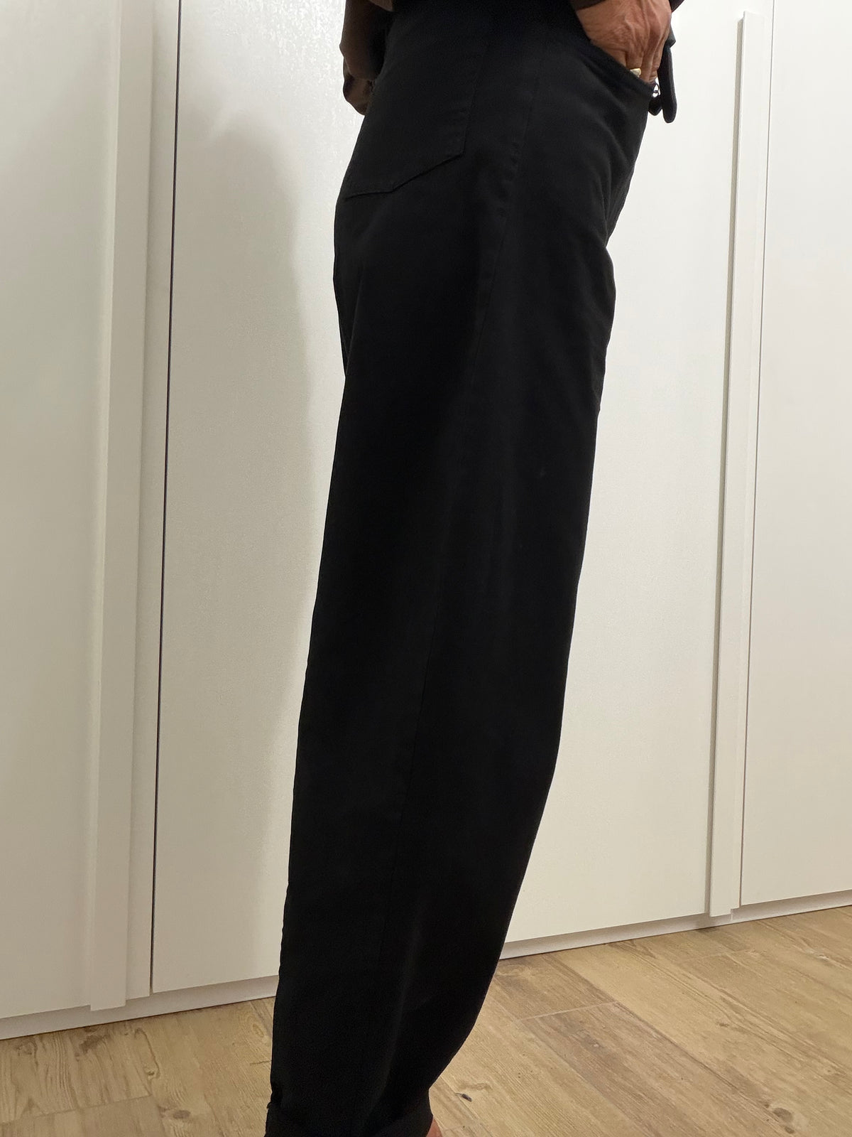 Pantaloni Barrel con Cintura Abbinata