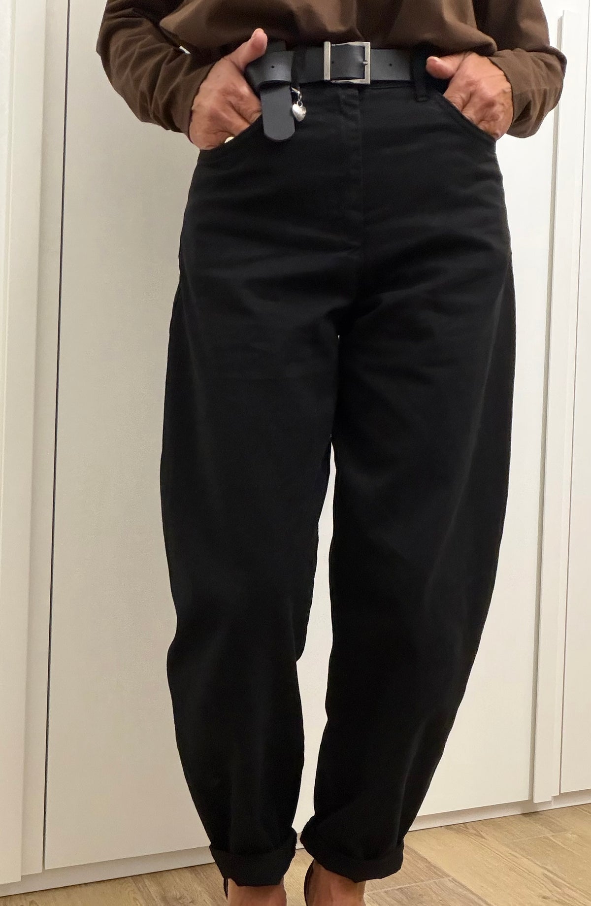 Pantaloni Barrel con Cintura Abbinata