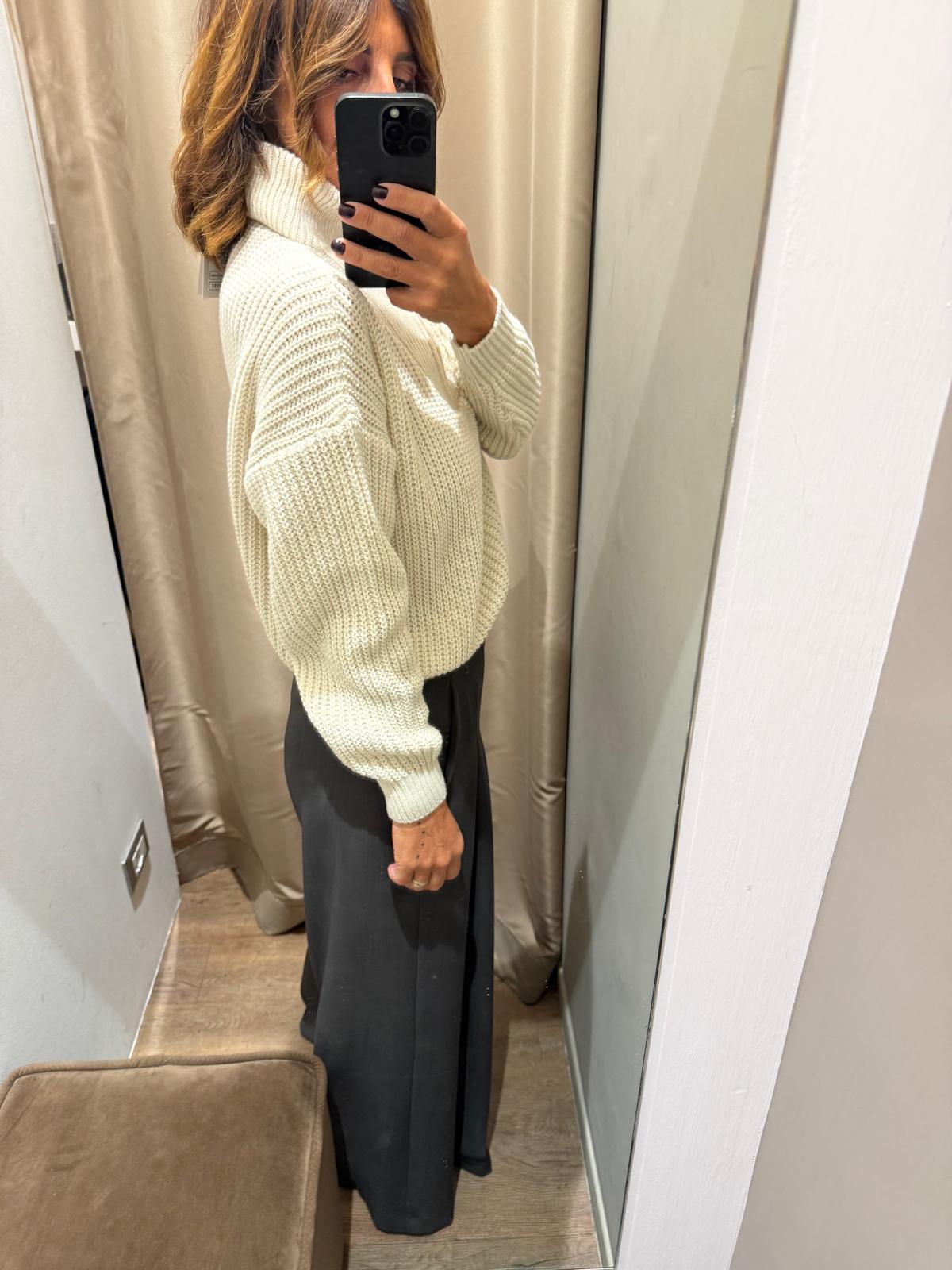 Pullover a Coste con Collo Alto e Zip