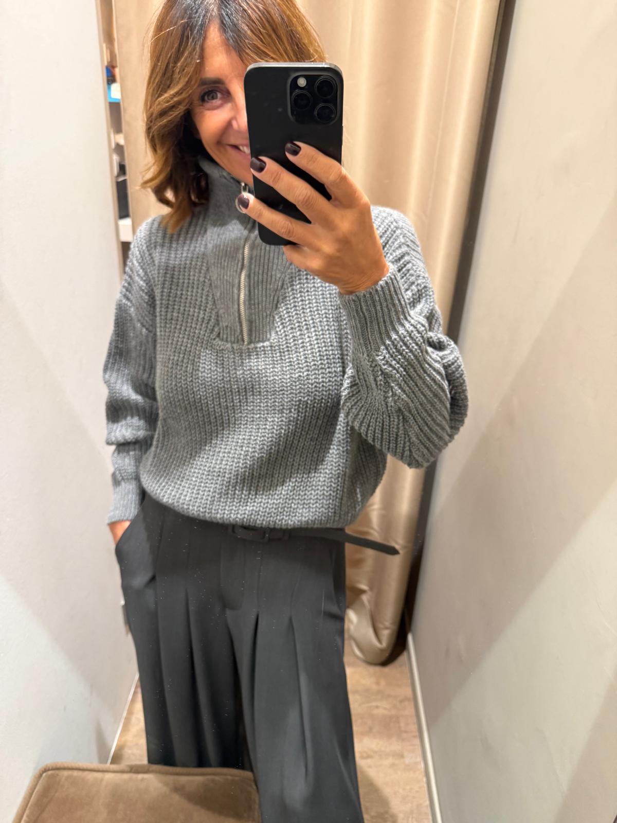 Pullover a Coste con Collo Alto e Zip