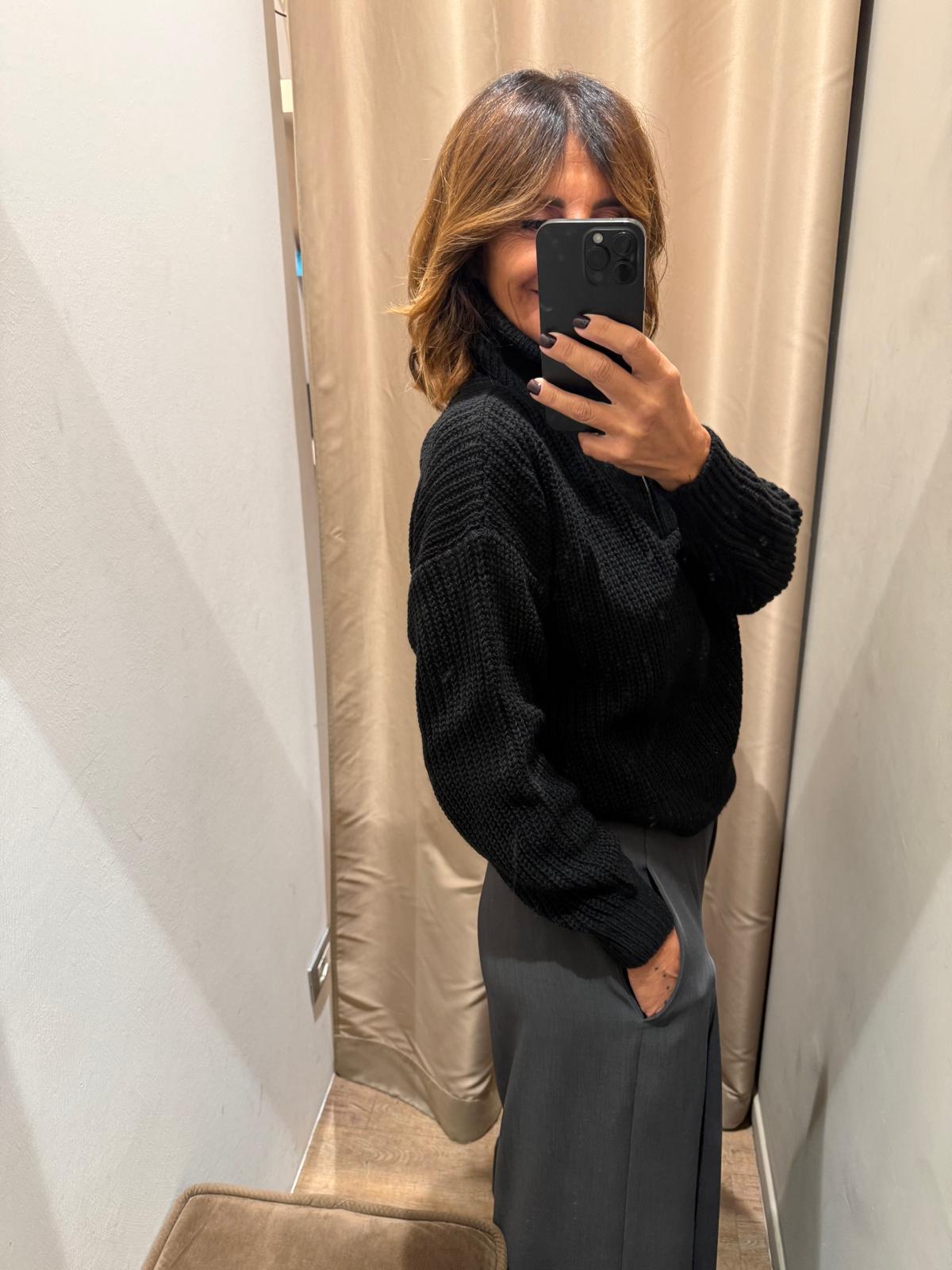 Pullover a Coste con Collo Alto e Zip