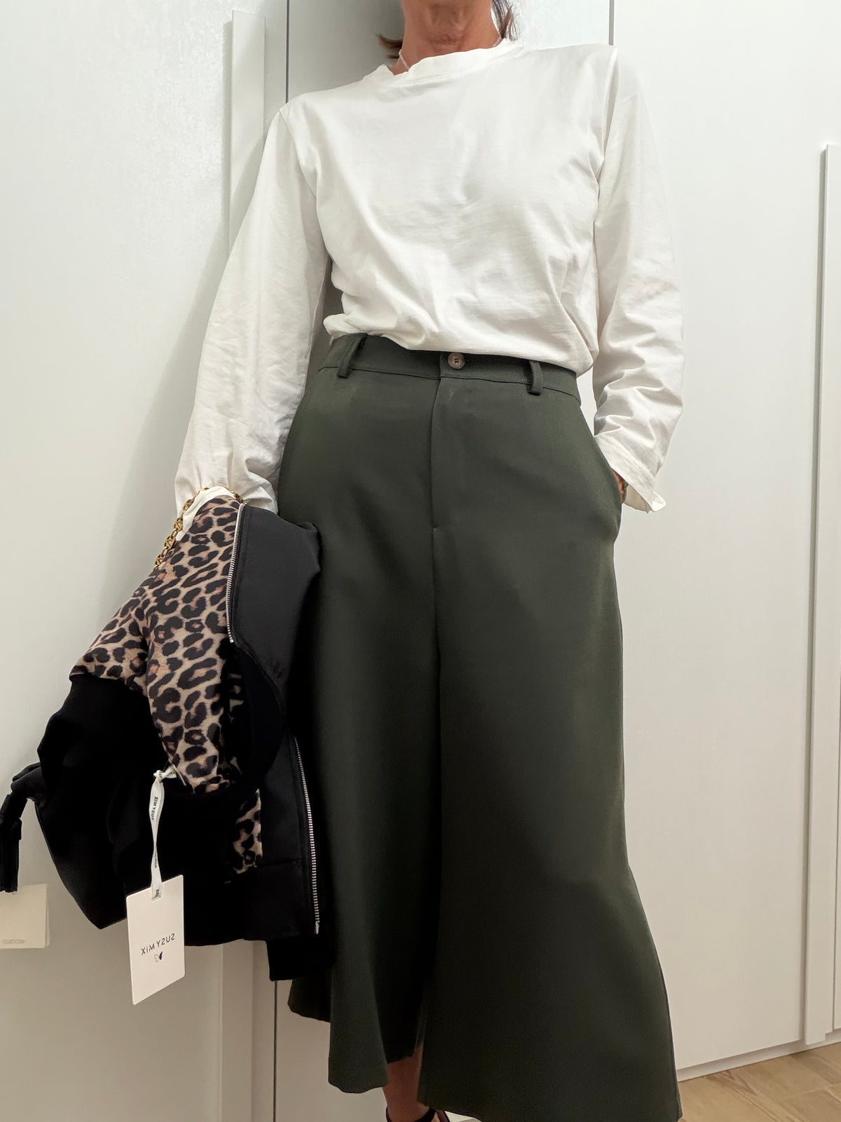 Bermuda Largo Verde Militare Taglio Sartoriale