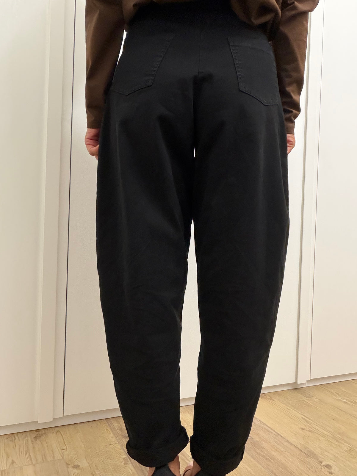 Pantaloni Barrel con Cintura Abbinata