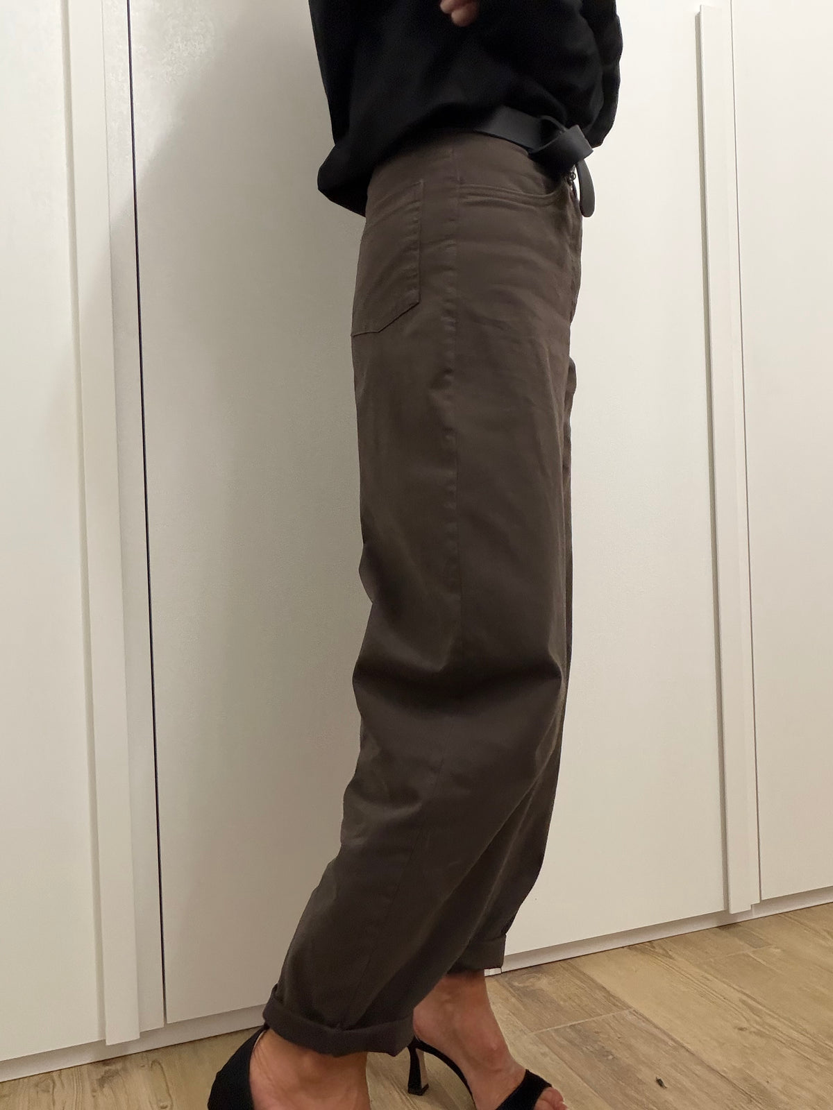 Pantaloni Barrel con Cintura Abbinata
